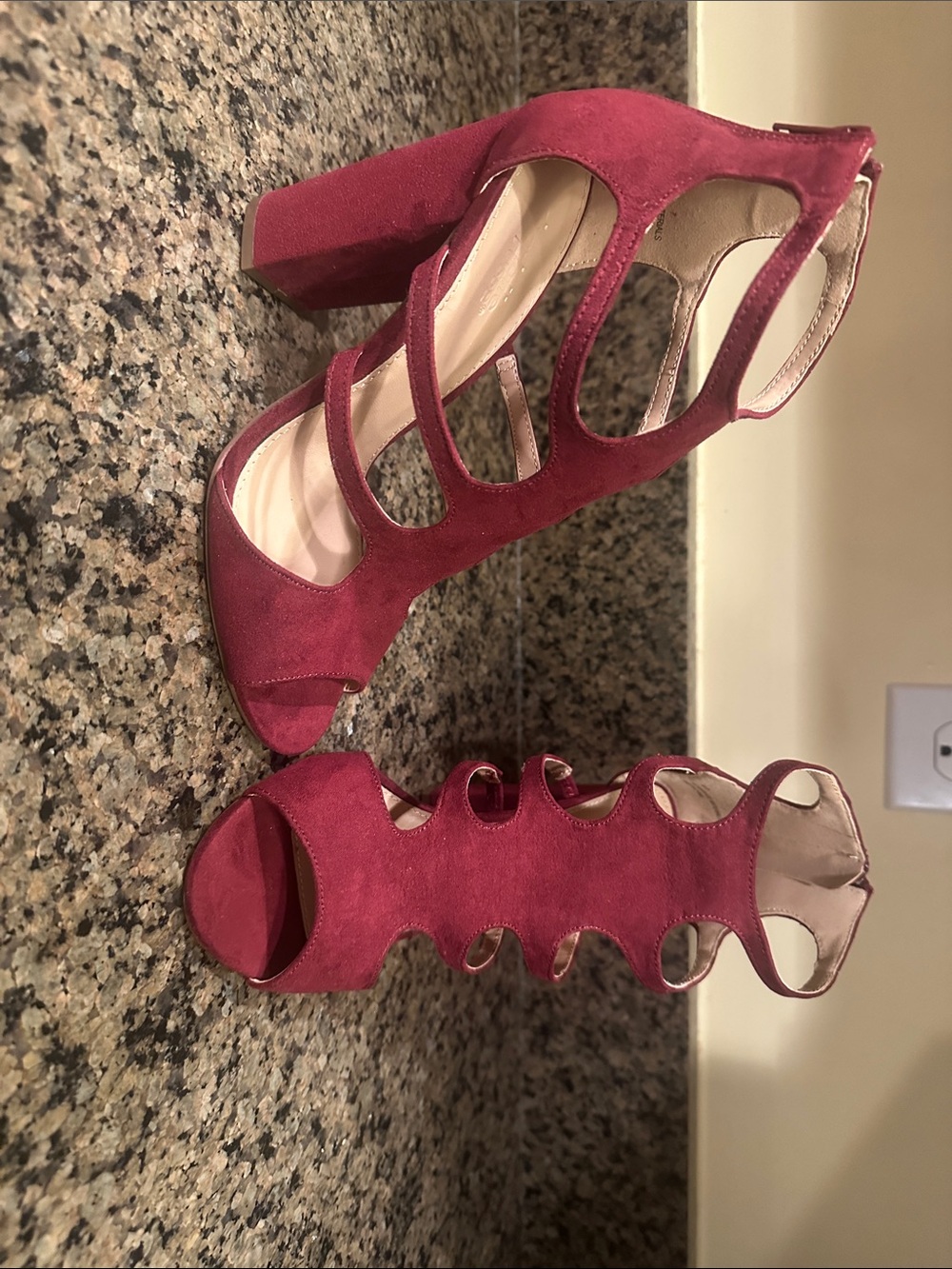 Women’s Open-Toe Strappy Block Heel Sandals - Burgundy